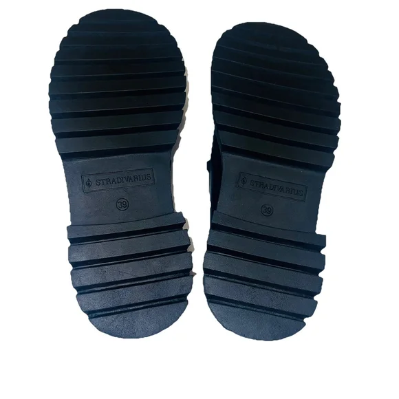 Stradivarius Chunky Lug Sole Loafers Black Gold Chain Platform EU 39/ US 8.5 - Picture 7 of 9